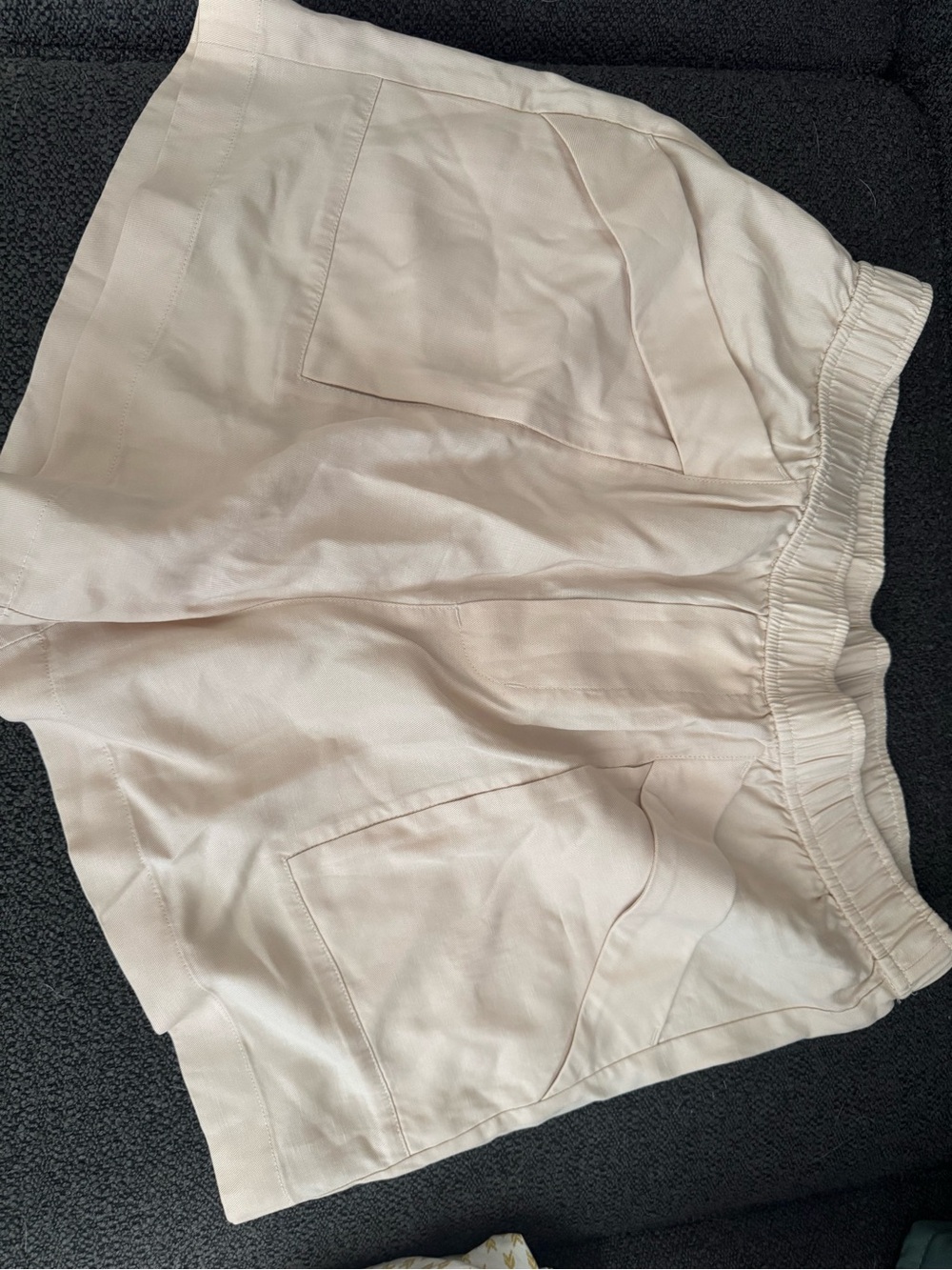 Vuori Cream High-Waist Elastic-Waist Casual Shorts